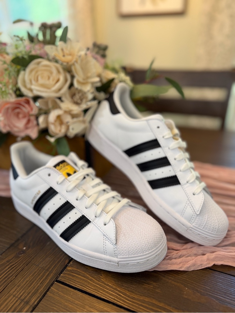 Like new - Adidas White & Black Superstar Sneakers 8M / 9W